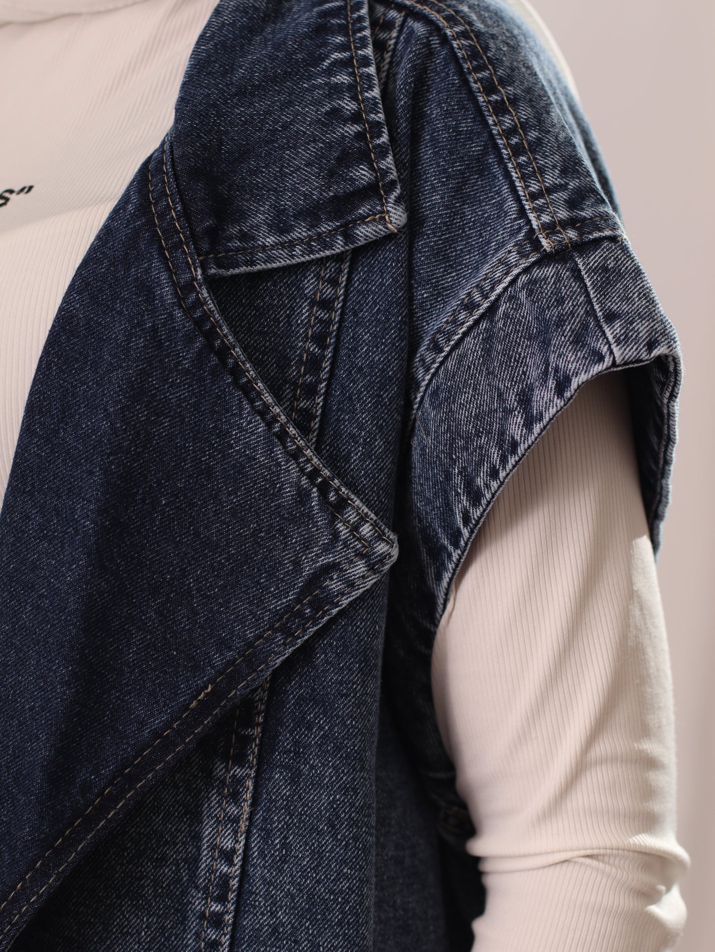 Canvas's No Sleeve Denim Jacket